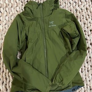 NWOT Arc'teryx Atom LT Insulated hoodie- Women's